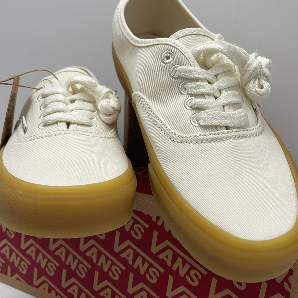 Vans WMNS Authentic
Eco Theory In Our Hands White 
VN0A5KRDTBD
Sneakers - Picture 6 of 16